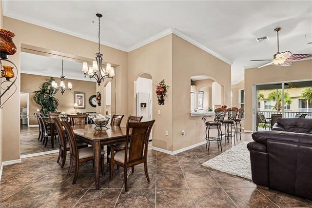 1230 Sweetwater LN 2208, Naples, FL 34110
