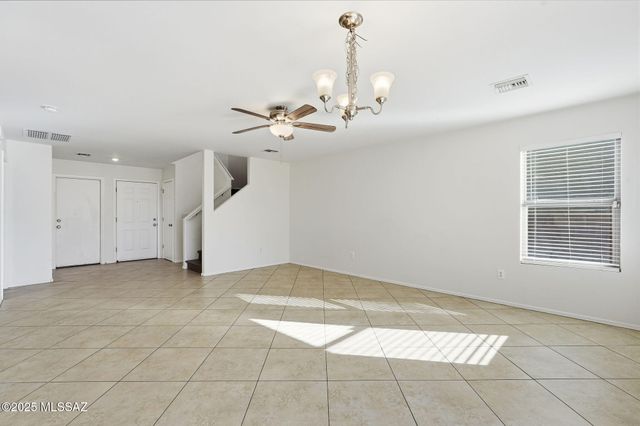 341 W Amber Hawk Court, Green Valley, AZ 85614