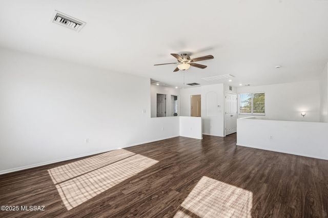 341 W Amber Hawk Court, Green Valley, AZ 85614