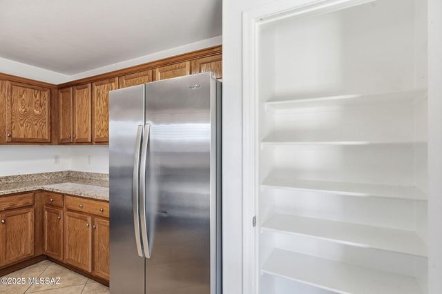 341 W Amber Hawk Court, Green Valley, AZ 85614