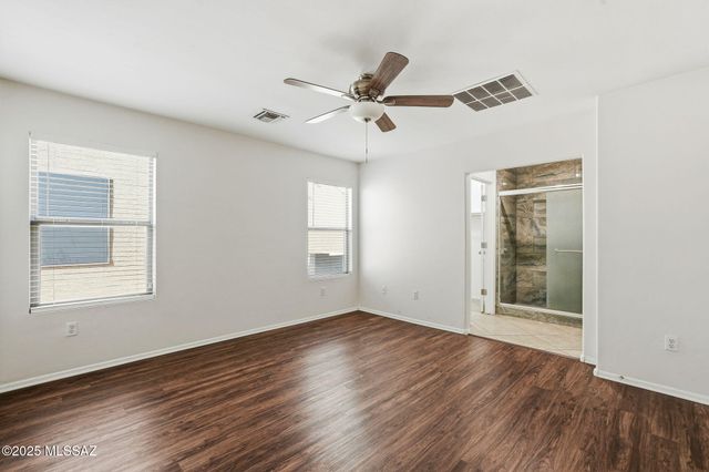 341 W Amber Hawk Court, Green Valley, AZ 85614