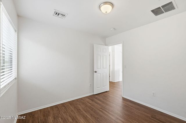 341 W Amber Hawk Court, Green Valley, AZ 85614