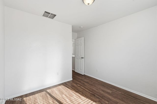 341 W Amber Hawk Court, Green Valley, AZ 85614