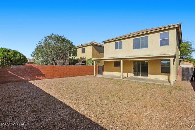 341 W Amber Hawk Court, Green Valley, AZ 85614