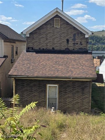 982 Neville Street, Follansbee, WV 26037