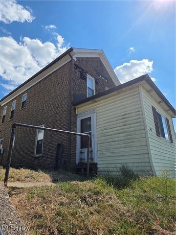 982 Neville Street, Follansbee, WV 26037