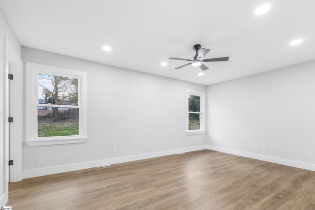 19 Velma Drive, Taylors, SC 29687