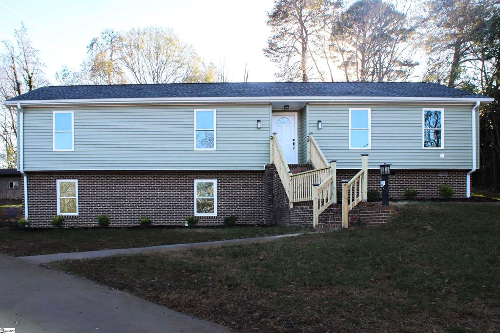 19 Velma Drive, Taylors, SC 29687