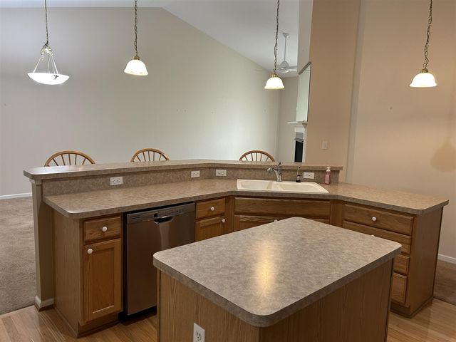61015 Evergreen Court, South Lyon, MI 48178