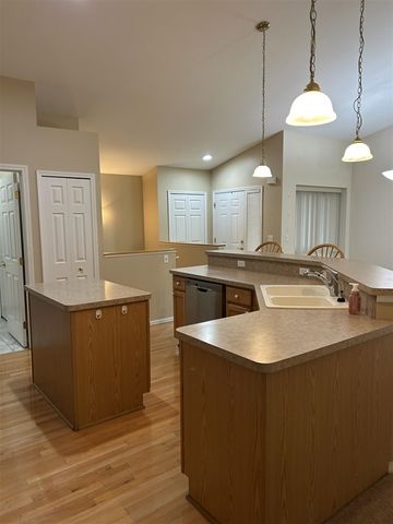 61015 Evergreen Court, South Lyon, MI 48178