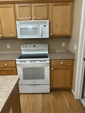 61015 Evergreen Court, South Lyon, MI 48178