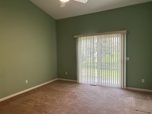 61015 Evergreen Court, South Lyon, MI 48178