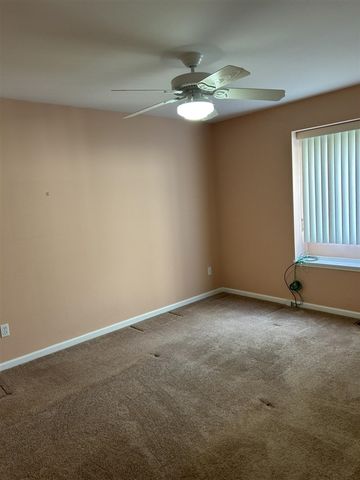 61015 Evergreen Court, South Lyon, MI 48178