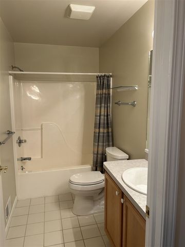 61015 Evergreen Court, South Lyon, MI 48178