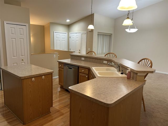 61015 Evergreen Court, South Lyon, MI 48178