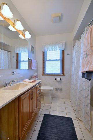 8016 W Leland Avenue, Norridge, IL 60706