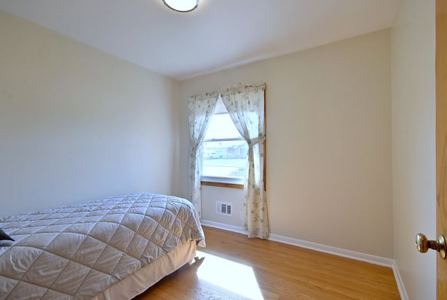 8016 W Leland Avenue, Norridge, IL 60706