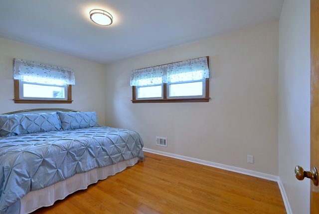 8016 W Leland Avenue, Norridge, IL 60706