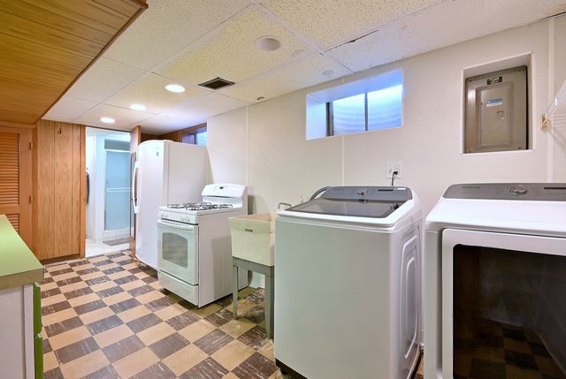 8016 W Leland Avenue, Norridge, IL 60706