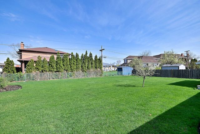 8016 W Leland Avenue, Norridge, IL 60706