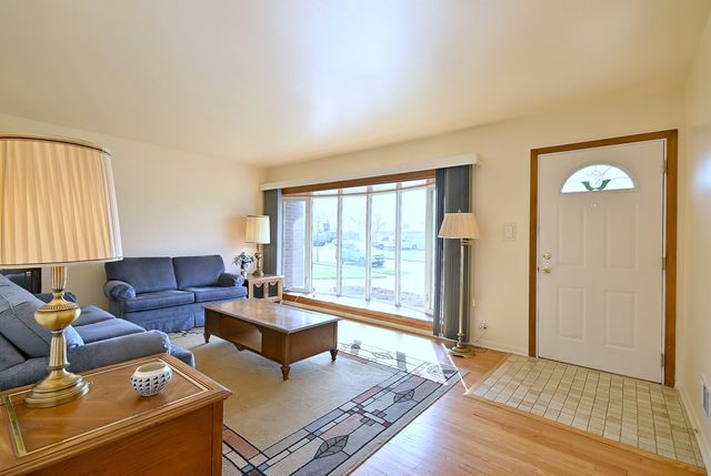 8016 W Leland Avenue, Norridge, IL 60706