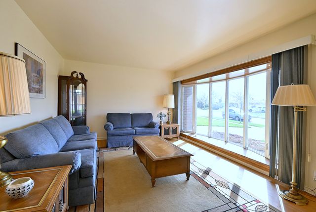 8016 W Leland Avenue, Norridge, IL 60706