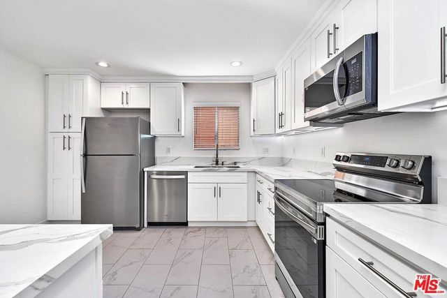 843 4th Street 103, Santa Monica, CA 90403