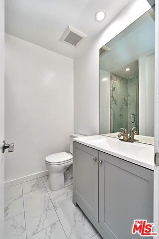 843 4th Street 103, Santa Monica, CA 90403