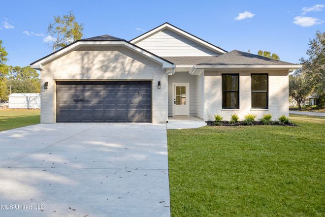 2836 Honduras Drive, Gautier, MS 39553