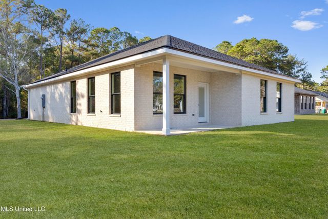 2836 Honduras Drive, Gautier, MS 39553