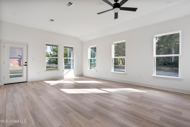 2836 Honduras Drive, Gautier, MS 39553