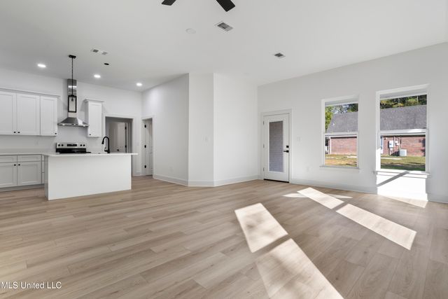 2836 Honduras Drive, Gautier, MS 39553