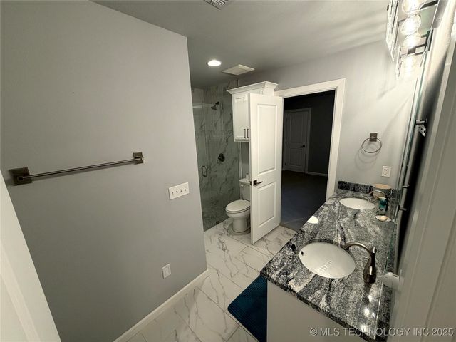 6418 E 127th Street S, Bixby, OK 74008