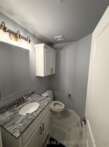 6418 E 127th Street S, Bixby, OK 74008