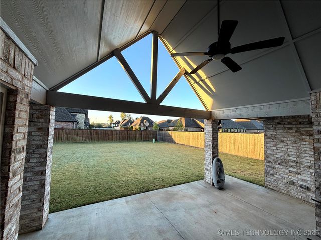 6418 E 127th Street S, Bixby, OK 74008