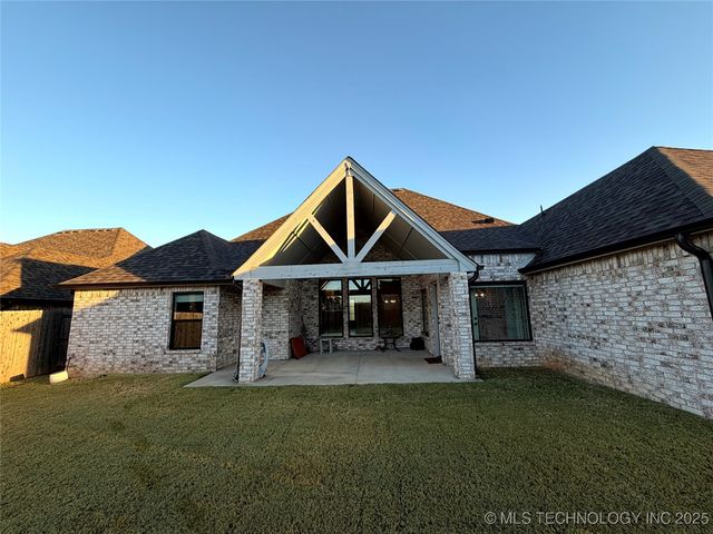 6418 E 127th Street S, Bixby, OK 74008