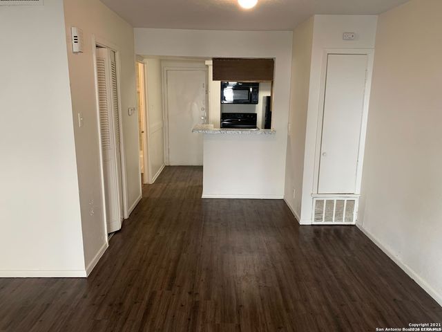 170 De Chantle Rd Apt 503, San Antonio, TX 78201