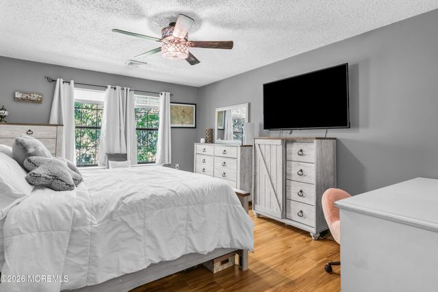 125 Whispering Oaks Way, Jackson, NJ 08527