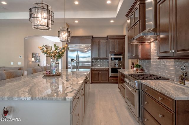 1988 E Blackhawk Drive, Gilbert, AZ 85298