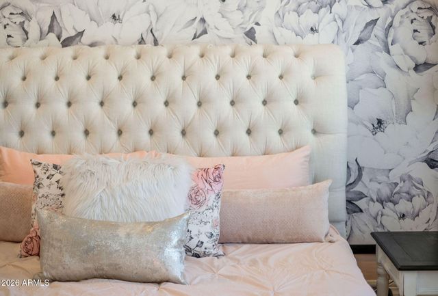 1988 E Blackhawk Drive, Gilbert, AZ 85298