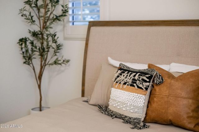 1988 E Blackhawk Drive, Gilbert, AZ 85298