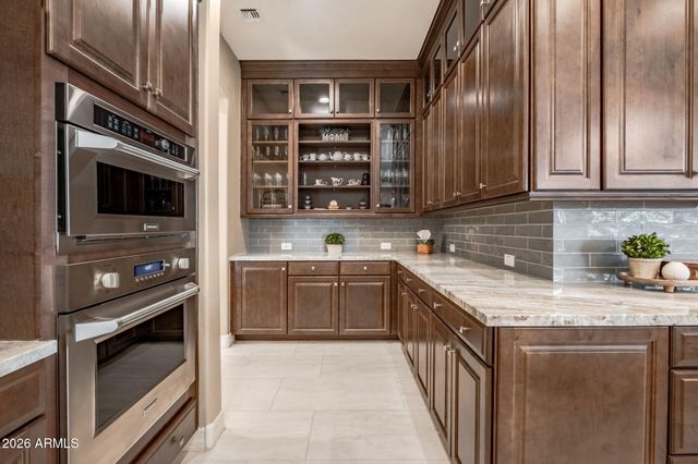 1988 E Blackhawk Drive, Gilbert, AZ 85298