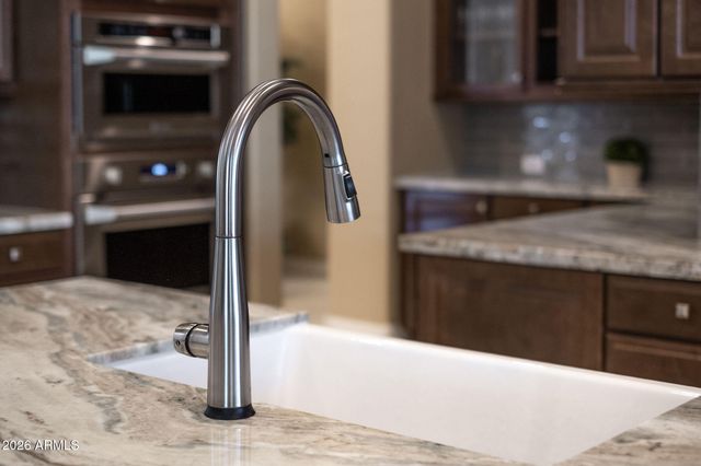 1988 E Blackhawk Drive, Gilbert, AZ 85298