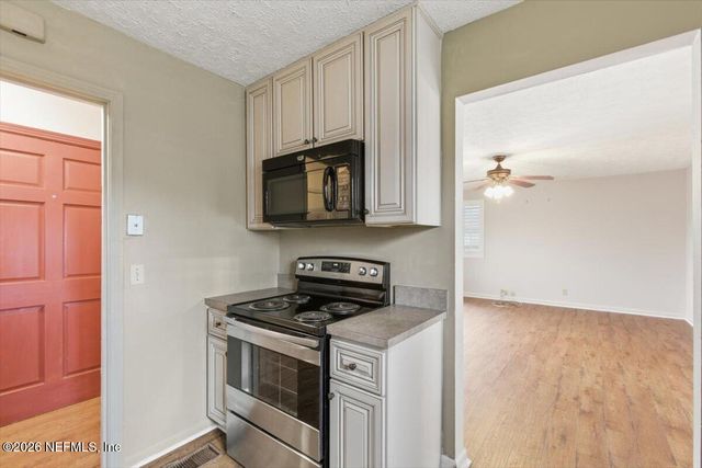 7316 GREENWAY Drive, Jacksonville, FL 32244