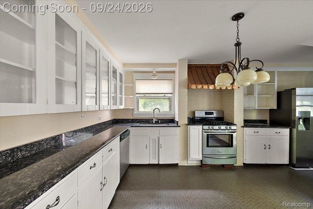 32820 Whatley Road, Franklin Village, MI 48025