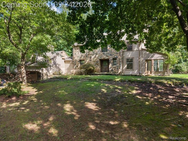 32820 Whatley Road, Franklin Village, MI 48025