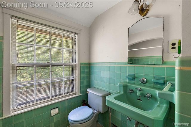 32820 Whatley Road, Franklin Village, MI 48025