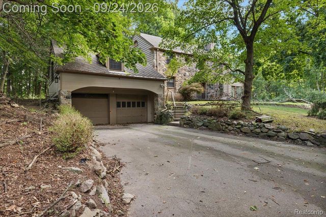 32820 Whatley Road, Franklin Village, MI 48025