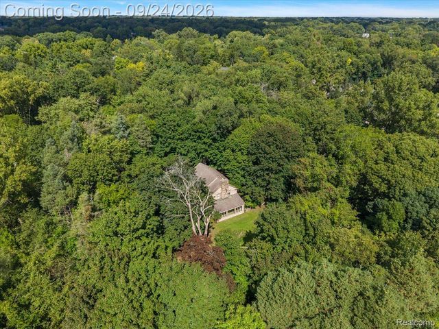 32820 Whatley Road, Franklin Village, MI 48025