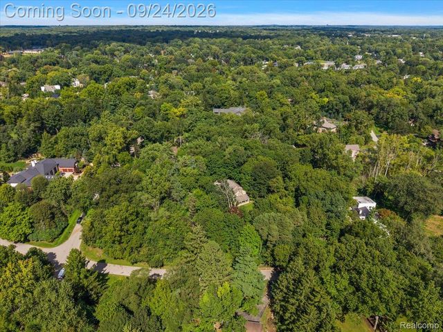 32820 Whatley Road, Franklin Village, MI 48025